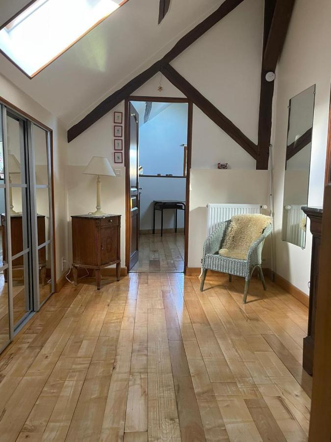 Le Logis Du Regisseur Bed & Breakfast Charny-Oree-de-Puisaye Dış mekan fotoğraf