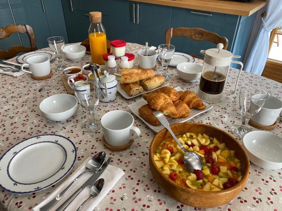 Le Logis Du Regisseur Bed & Breakfast Charny-Oree-de-Puisaye Dış mekan fotoğraf