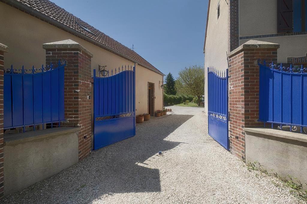 Le Logis Du Regisseur Bed & Breakfast Charny-Oree-de-Puisaye Dış mekan fotoğraf