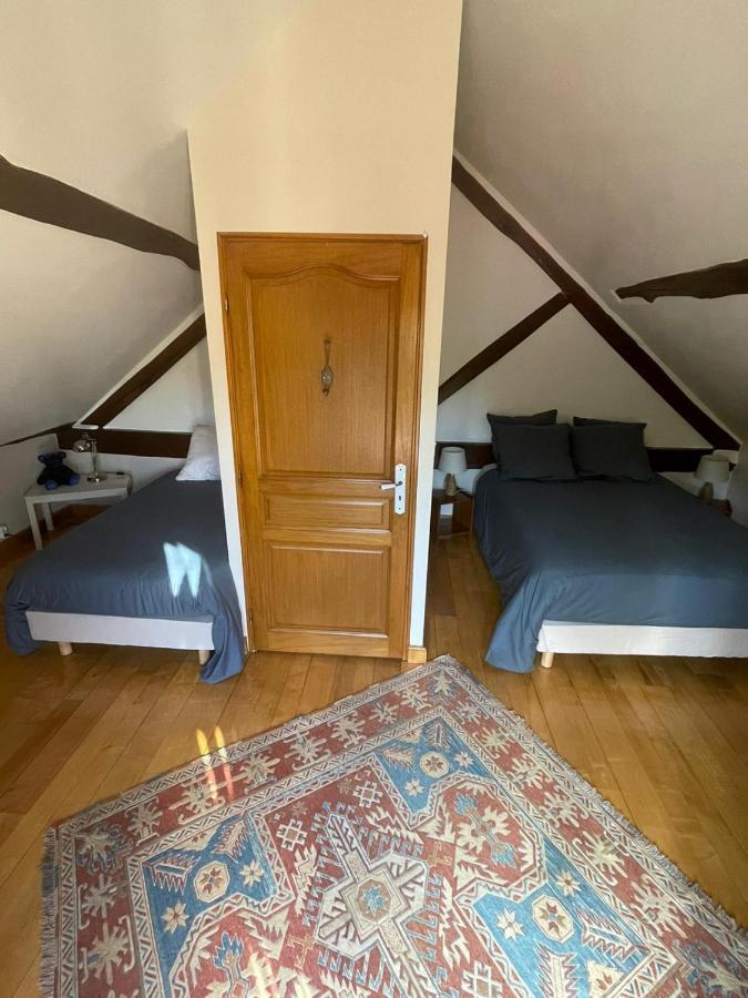Le Logis Du Regisseur Bed & Breakfast Charny-Oree-de-Puisaye Dış mekan fotoğraf