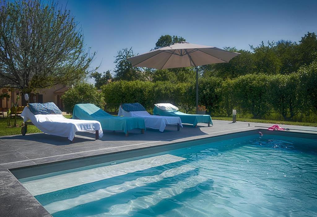 Le Logis Du Regisseur Bed & Breakfast Charny-Oree-de-Puisaye Dış mekan fotoğraf